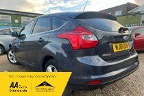 Ford Focus 1.6 Zetec Hatchback 5dr Petrol Manual Euro 5 (105 ps)