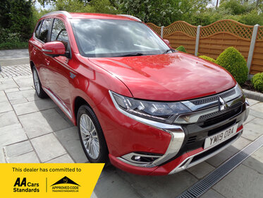 Mitsubishi Outlander DYNAMIC PHEV 4H TWIN MOTOR HYBRID,1 FORMER KEEPER,FULL SERVICE HISTORY,SUPERB CONDITION,2 KEYS,CHARGING CABLE,GREAT VALUE
