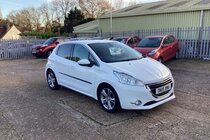 Peugeot 208 1.6 VTi Allure Hatchback 5dr Petrol Auto Euro 5 (120 ps)