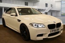 BMW M5 4.4 V8 DCT Euro 6 (s/s) 4dr