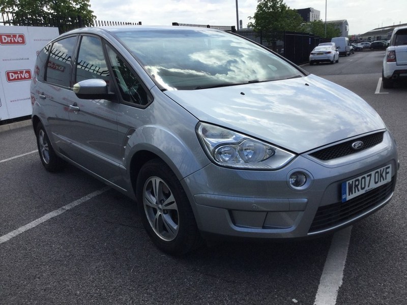 Ford S-Max ZETEC 2007 PETROL IDEAL FAMILY CAR GREAT FOR SCHOOL RUNS GOOD ON  FUEL