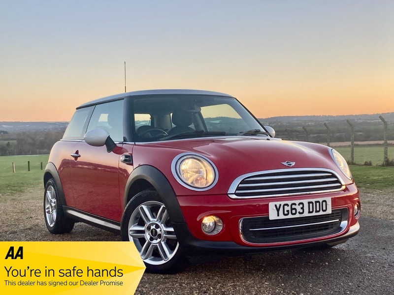 MINI Mini COOPER 1.6 CHILLI PACK *SOLD* | Giles Cars