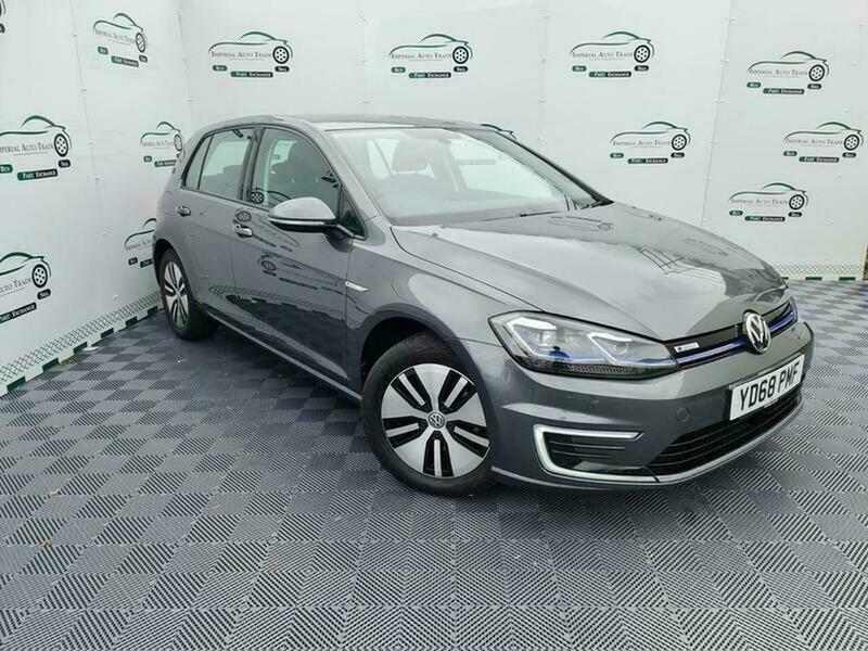 Volkswagen 
                                                      Golf 
                                                      35.8kWh e-Golf Hatchback 5dr Electric Auto (136 ps)