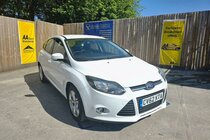 Ford Focus 1.0T EcoBoost Zetec Euro 5 (s/s) 5dr