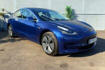 Tesla Model 3 Standard Range Plus Auto RWD 4dr