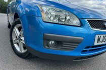 Ford Focus 1.8 Titanium 5dr