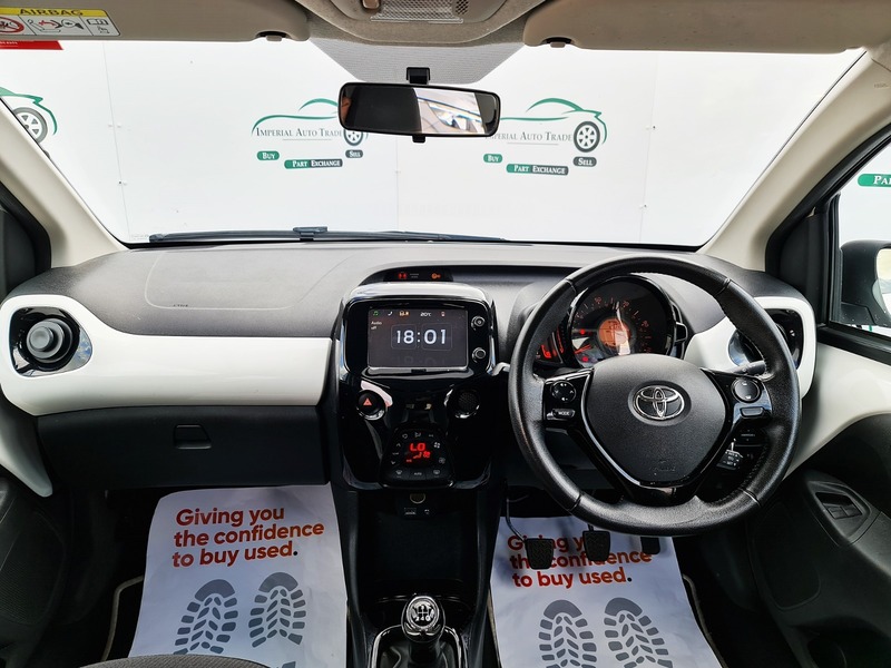 Toyota 
                                                      AYGO 
                                                      1.0 VVT-i x-press Hatchback 5dr Petrol Manual Euro 6 (68 ps)