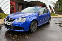 Volkswagen Golf R32