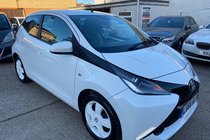 Toyota AYGO VVT-I X-PLAY X-SHIFT IN COMPLIANCE WITH COVID-19 ALL VEHICLES ARE AVAILABLE FOR VIDEO VIEWINGS AND CONTACT FREE DELIVERIES.