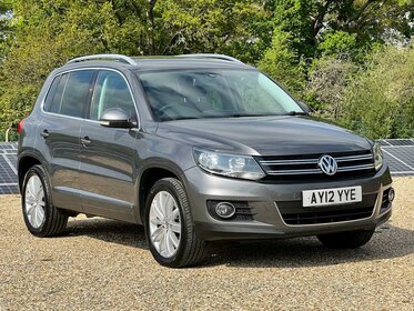 Volkswagen Tiguan 2.0 TDI BlueMotion Tech Sport 4WD Euro 5 (s/s) 5dr