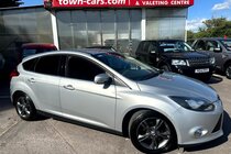 Ford Focus ZETEC - ONLY 72235 MILES, 2 FORMER OWNERS, HEATED SCREEN, PRIVACY GLASS, PARKING SENSORS, ALLOYS